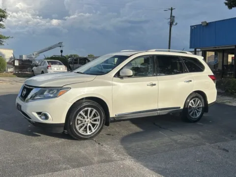 More photos of 2016 Nissan Pathfinder SL at Frontline Motors Clayton, NC