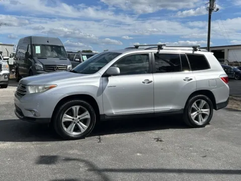 More photos of 2011 Toyota Highlander Limited at Frontline Motors Clayton, NC