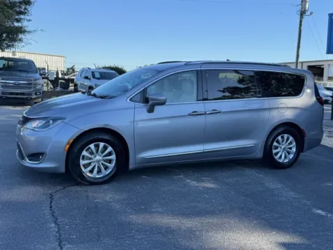 More photos of 2018 Chrysler Pacifica Touring L Plus at Frontline Motors Clayton, NC