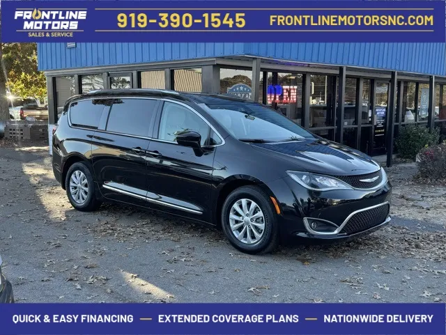 Black 2018 Chrysler Pacifica Touring L for sale in Clayton, NC