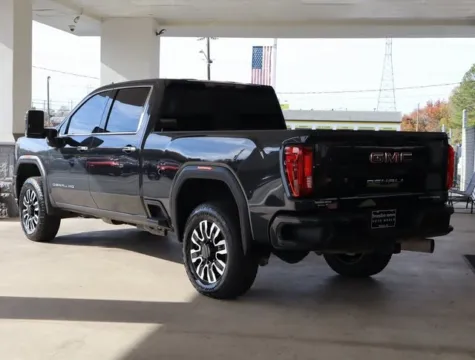 More photos of 2021 GMC Sierra 2500HD Denali at Brandon Reeves Auto World, NC