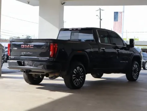 More photos of 2021 GMC Sierra 2500HD Denali at Brandon Reeves Auto World, NC
