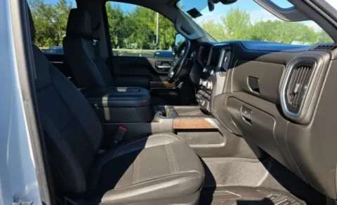 More photos of 2022 GMC Sierra 2500HD Denali at Brandon Reeves Auto World, NC