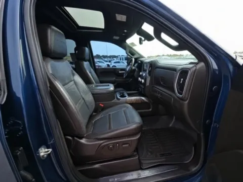 More photos of 2020 GMC Sierra 2500HD Denali at Brandon Reeves Auto World, NC