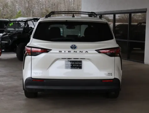 More photos of 2021 Toyota Sienna XLE at Brandon Reeves Auto World, NC