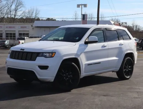 Photos of 2018 Jeep Grand Cherokee Altitude for sale in Monroe, NC at Brandon Reeves Auto World