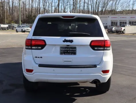 More photos of 2018 Jeep Grand Cherokee Altitude at Brandon Reeves Auto World, NC