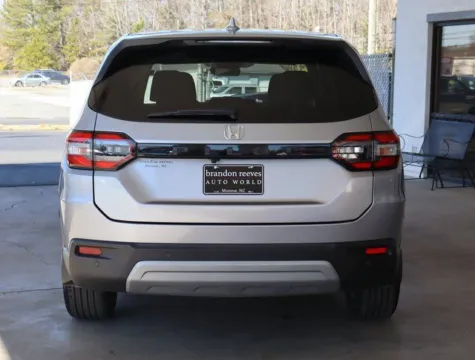 More photos of 2025 Honda Pilot EX-L at Brandon Reeves Auto World, NC