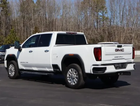 More photos of 2022 GMC Sierra 2500HD Denali at Brandon Reeves Auto World, NC
