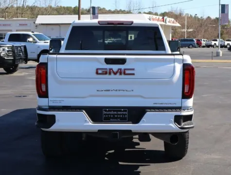 More photos of 2022 GMC Sierra 2500HD Denali at Brandon Reeves Auto World, NC