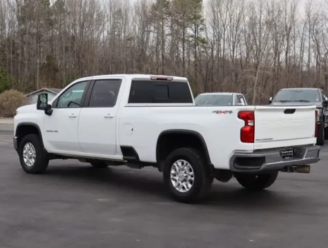 More photos of 2022 Chevrolet Silverado 3500HD LT at Brandon Reeves Auto World, NC
