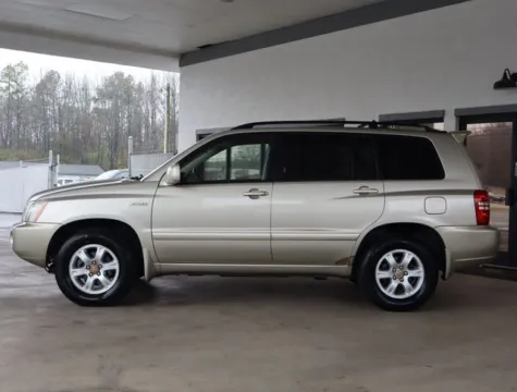 Photos of 2002 Toyota Highlander V6 for sale in Monroe, NC at Brandon Reeves Auto World