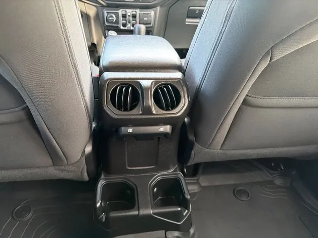 2020 Jeep Wrangler Unlimited Willys - Photo 22