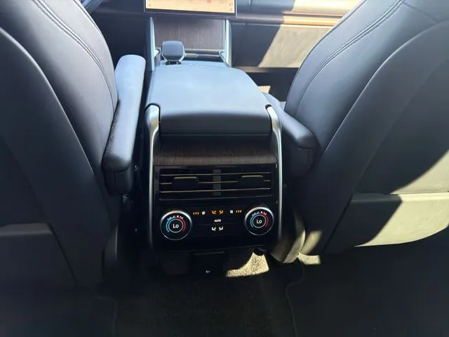 2025 Land Rover Range Rover SE - Photo 22
