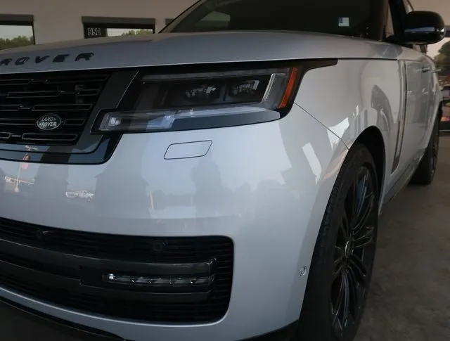 2025 Land Rover Range Rover SE - Photo 9