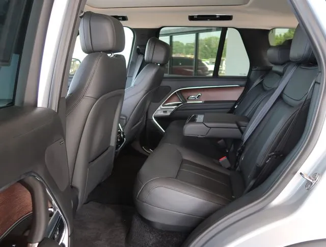 2025 Land Rover Range Rover SE - Photo 32