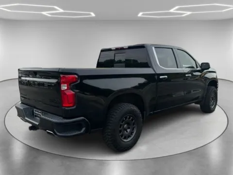 More photos of 2019 Chevrolet Silverado 1500 High Country at Brandon Reeves Auto World, NC