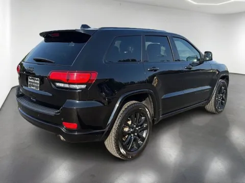 More photos of 2020 Jeep Grand Cherokee Altitude at Brandon Reeves Auto World, NC