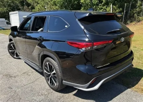 More photos of 2021 Toyota Highlander XSE at Brandon Reeves Auto World, NC