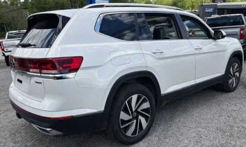 More photos of 2024 Volkswagen Atlas 2.0T SEL at Brandon Reeves Auto World, NC