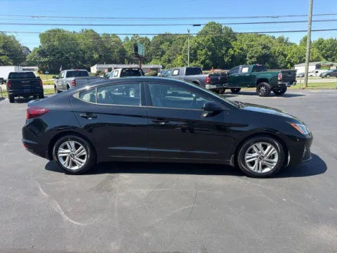 More photos of 2020 Hyundai Elantra SEL at Brandon Reeves Auto World, NC
