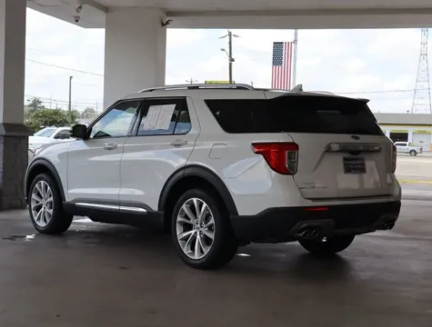 More photos of 2022 Ford Explorer Platinum at Brandon Reeves Auto World, NC