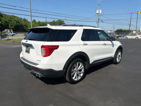 More photos of 2022 Ford Explorer Platinum at Brandon Reeves Auto World, NC