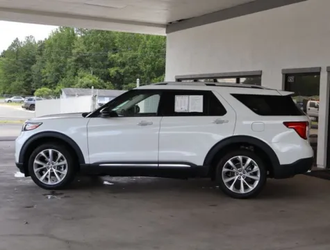 More photos of 2022 Ford Explorer Platinum at Brandon Reeves Auto World, NC