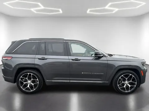 More photos of 2022 Jeep Grand Cherokee Summit Reserve at Brandon Reeves Auto World, NC