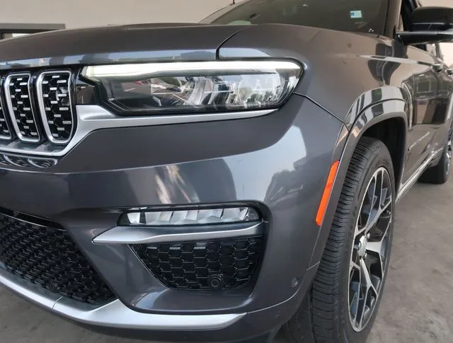2022 Jeep Grand Cherokee Summit Reserve - Photo 10