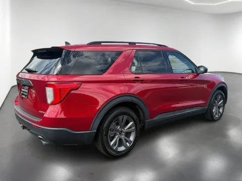 More photos of 2021 Ford Explorer XLT at Brandon Reeves Auto World, NC