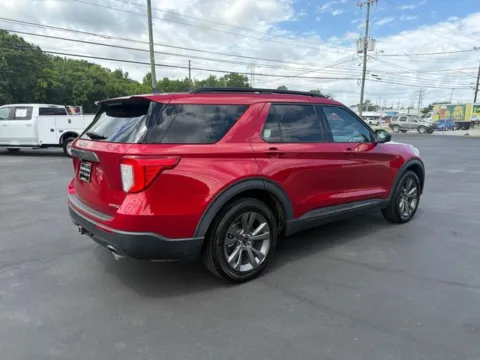 More photos of 2021 Ford Explorer XLT at Brandon Reeves Auto World, NC
