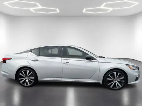 More photos of 2020 Nissan Altima 2.5 SR at Brandon Reeves Auto World, NC