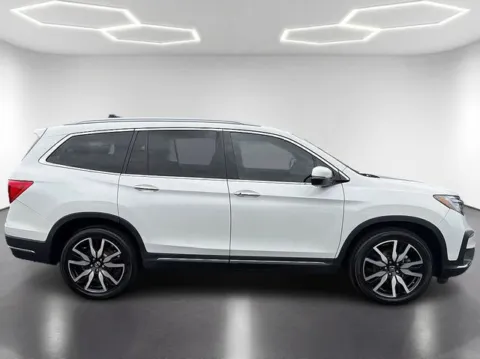 More photos of 2021 Honda Pilot Touring at Brandon Reeves Auto World, NC