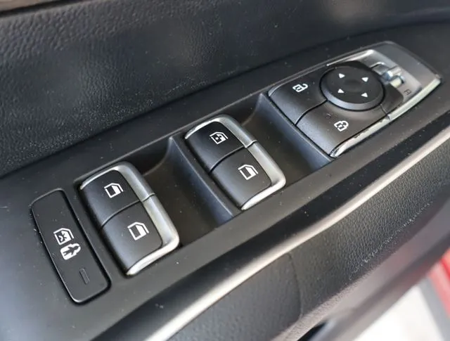 2022 Kia Sorento X-Line S - Photo 18