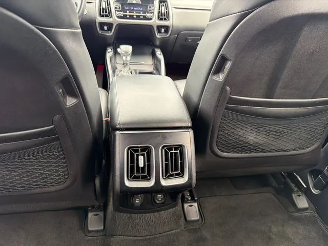 2022 Kia Sorento X-Line S - Photo 23