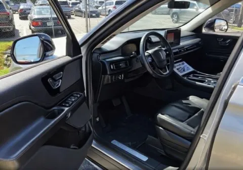 More photos of 2021 Lincoln Aviator Standard at Brandon Reeves Auto World, NC