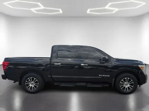 More photos of 2021 Nissan Titan SV at Brandon Reeves Auto World, NC