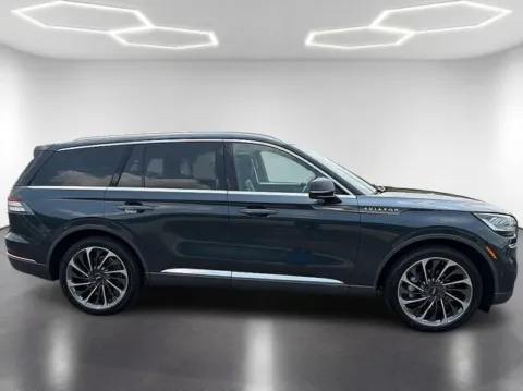 More photos of 2021 Lincoln Aviator Reserve at Brandon Reeves Auto World, NC