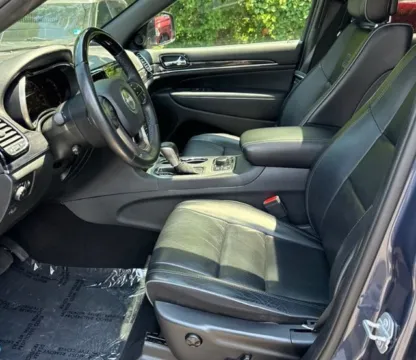 More photos of 2019 Jeep Grand Cherokee Overland at Brandon Reeves Auto World, NC