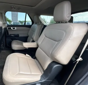 More photos of 2020 Ford Explorer XLT at Brandon Reeves Auto World, NC
