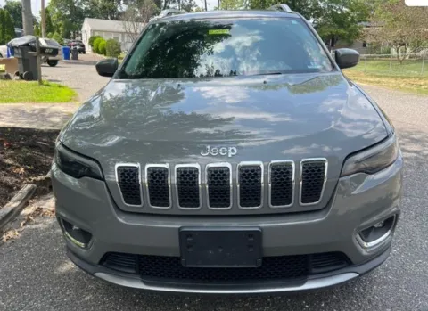 More photos of 2019 Jeep Cherokee Limited at Brandon Reeves Auto World, NC