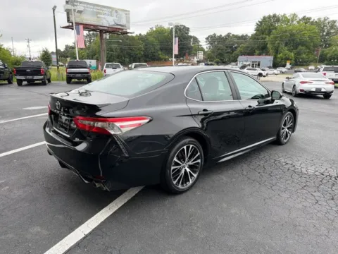 More photos of 2018 Toyota Camry SE at Brandon Reeves Auto World, NC