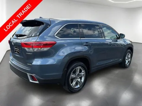 More photos of 2019 Toyota Highlander Hybrid Limited Platinum at Brandon Reeves Auto World, NC