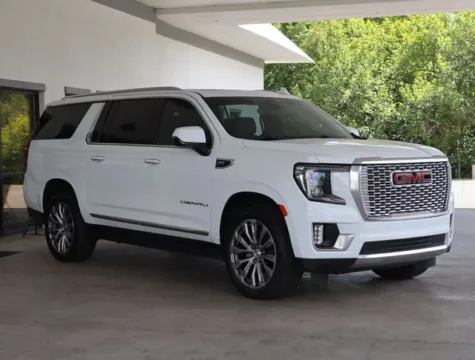 More photos of 2021 GMC Yukon XL Denali at Brandon Reeves Auto World, NC