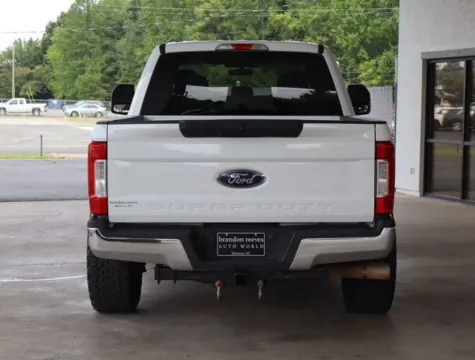More photos of 2019 Ford F-250SD XLT at Brandon Reeves Auto World, NC