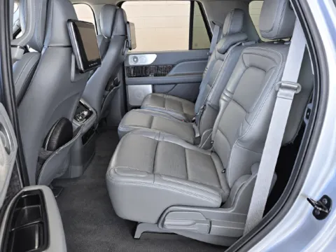 More photos of 2020 Lincoln Navigator Reserve at Brandon Reeves Auto World, NC
