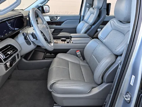 More photos of 2020 Lincoln Navigator Reserve at Brandon Reeves Auto World, NC