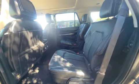 More photos of 2019 Ford Expedition Platinum at Brandon Reeves Auto World, NC