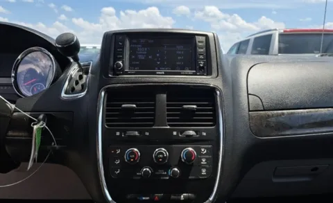 More photos of 2019 Dodge Grand Caravan SE at Brandon Reeves Auto World, NC